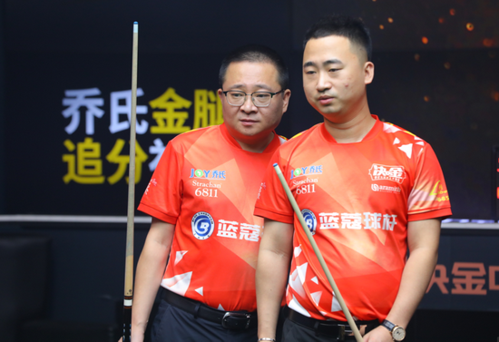 彭旭玮在接 彭旭玮在接